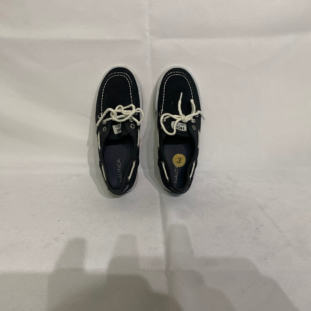 Womans Nautica sneakers, Blue